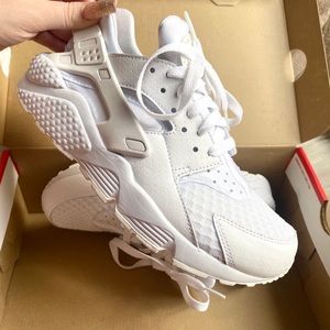 White Nike Air Huarache sneakers!